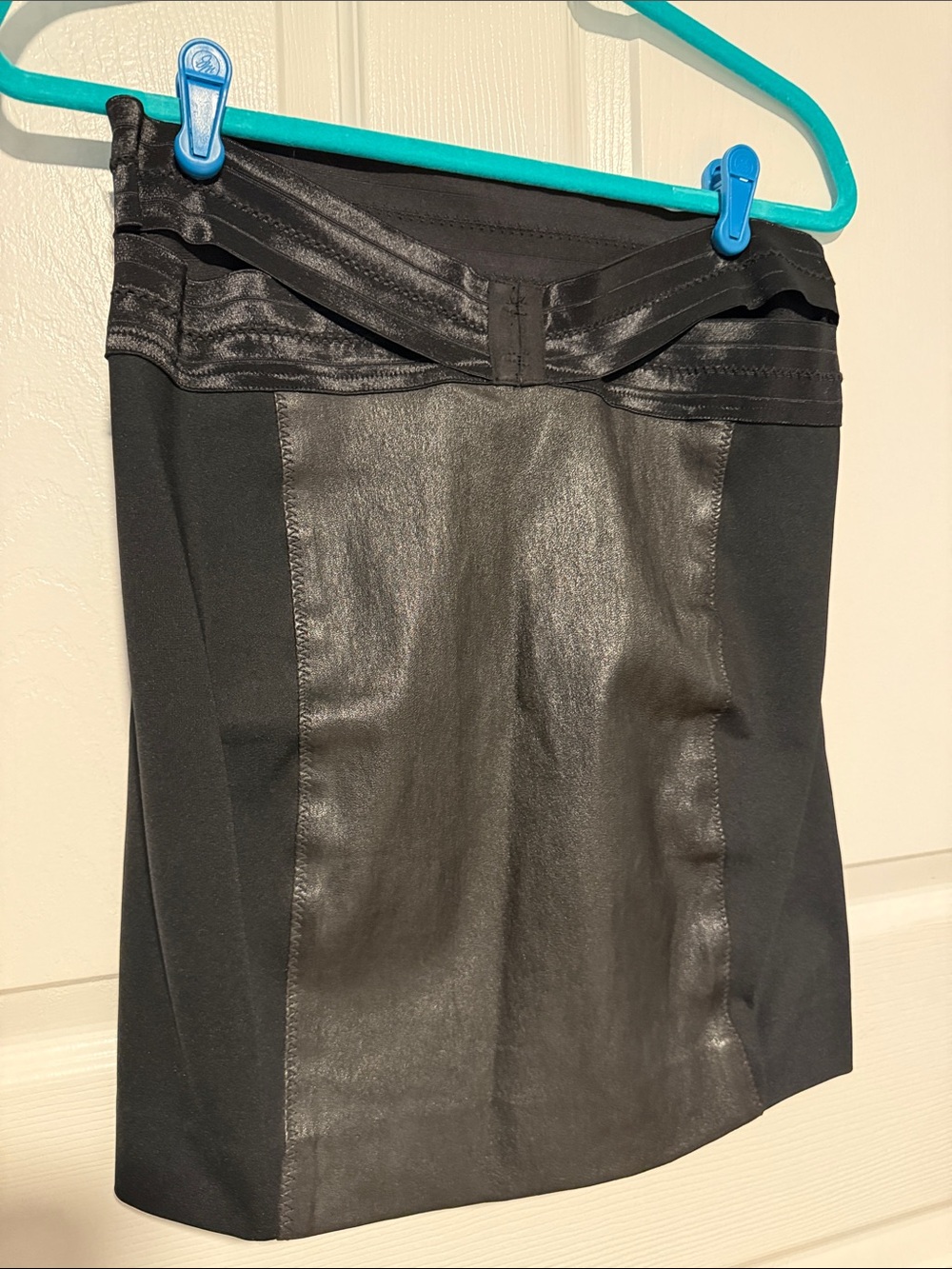 Elizabeth and James Black Faux Leather Paneled Pencil Skirt Size 8
